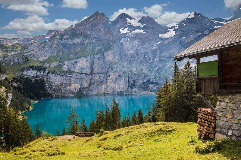 Cozy Cabin by the Lake
